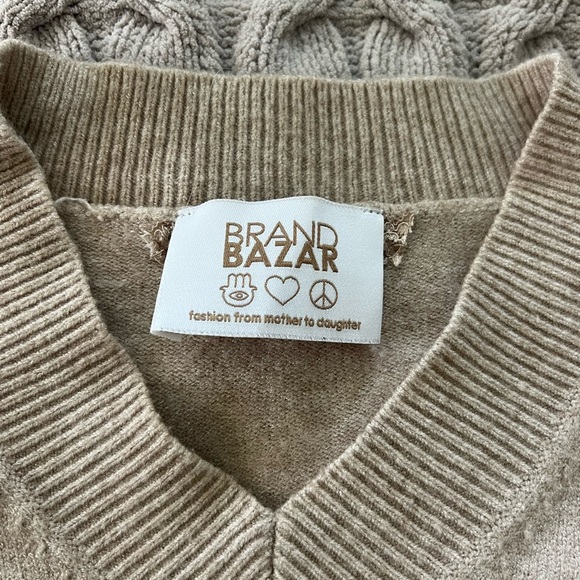 Cute beige sweater - Picture 4 of 5